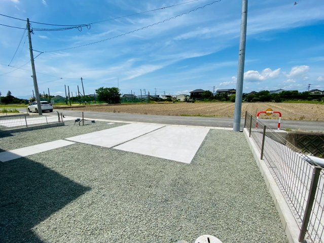 よかタウン／南区富合町志々水2期／１号棟の前面道路含む現地写真