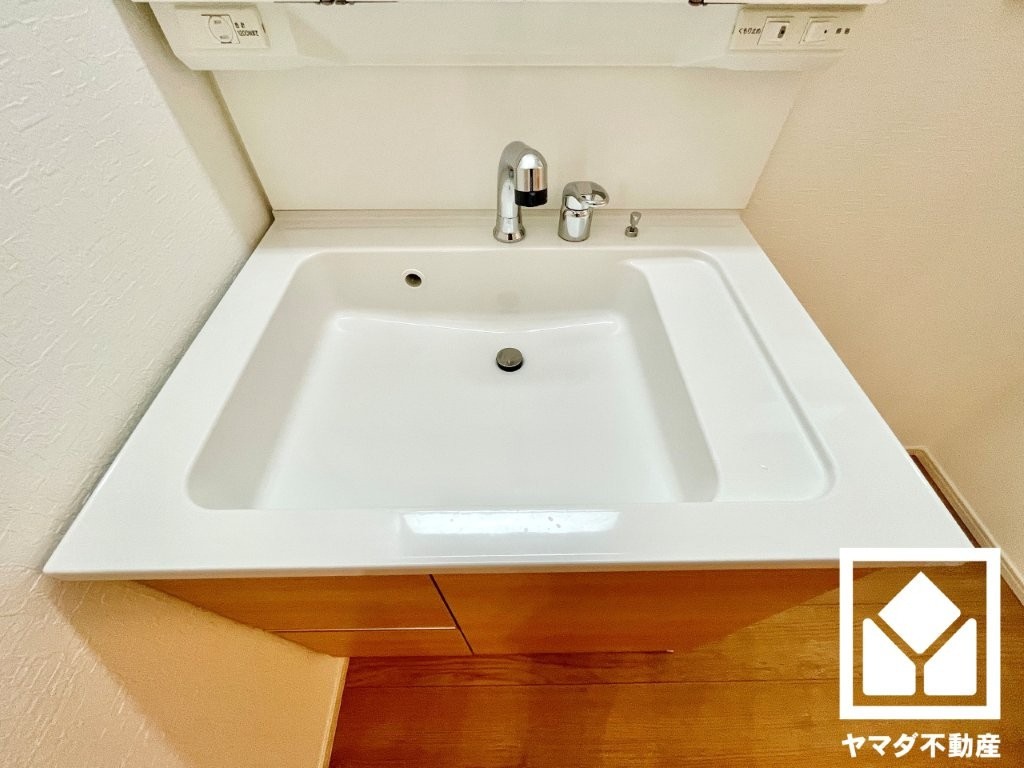 宇治市槇島町一ノ坪　第1　1号地の独立洗面台