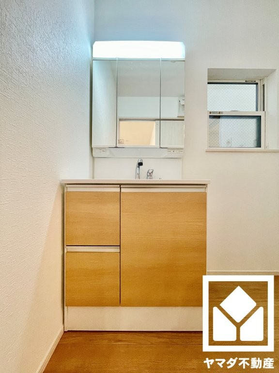 宇治市槇島町一ノ坪　第1　1号地の独立洗面台