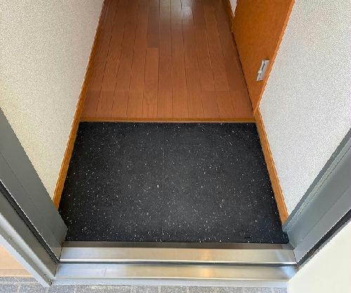 レオパレススプリングBの玄関