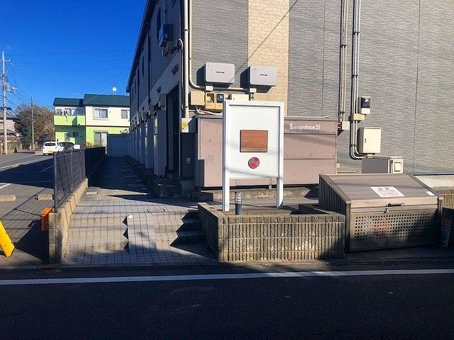 レオパレスMUTSUMIのエントランス