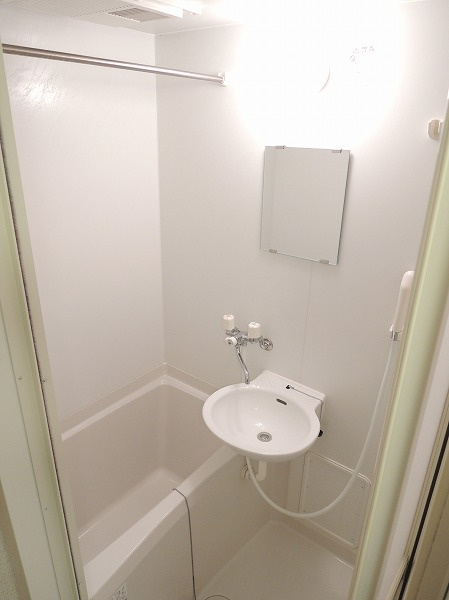 レオパレスMUTSUMIの浴室|画像7