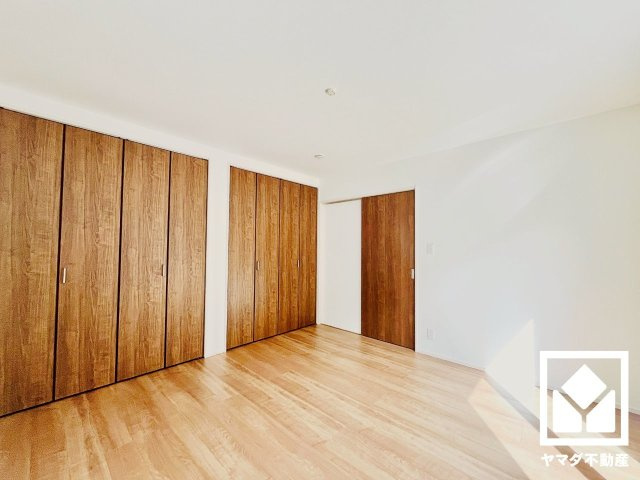 八幡市八幡山田　第3　3号棟の寝室