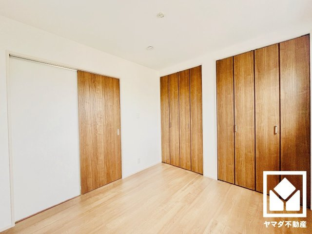 八幡市八幡山田　第3　3号棟の子供部屋