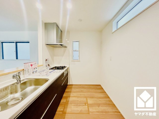 八幡市八幡山田　第3　3号棟のキッチン