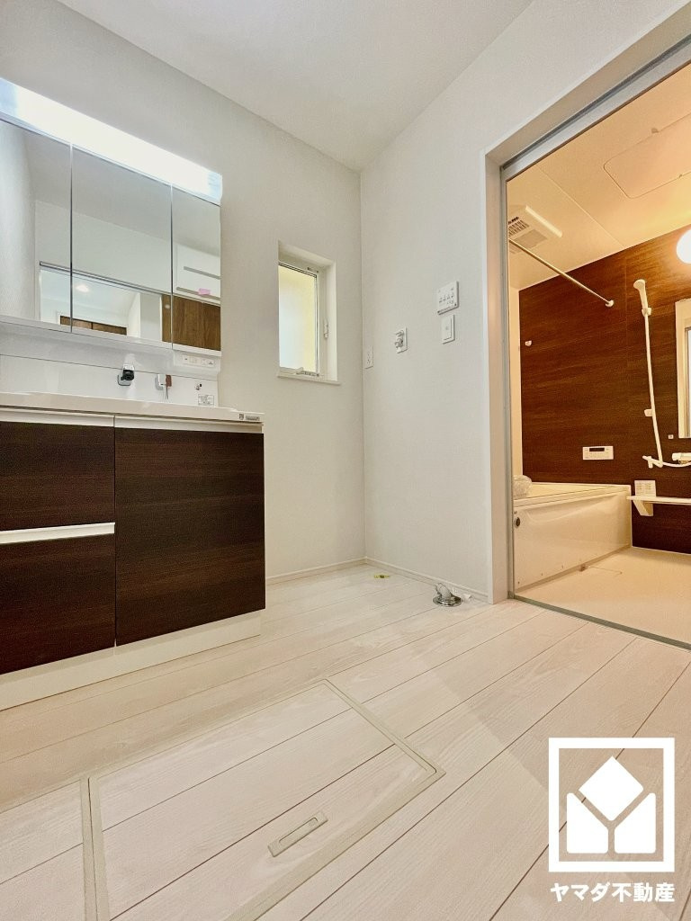 八幡市八幡樋ノ口　第1　1号地の独立洗面台