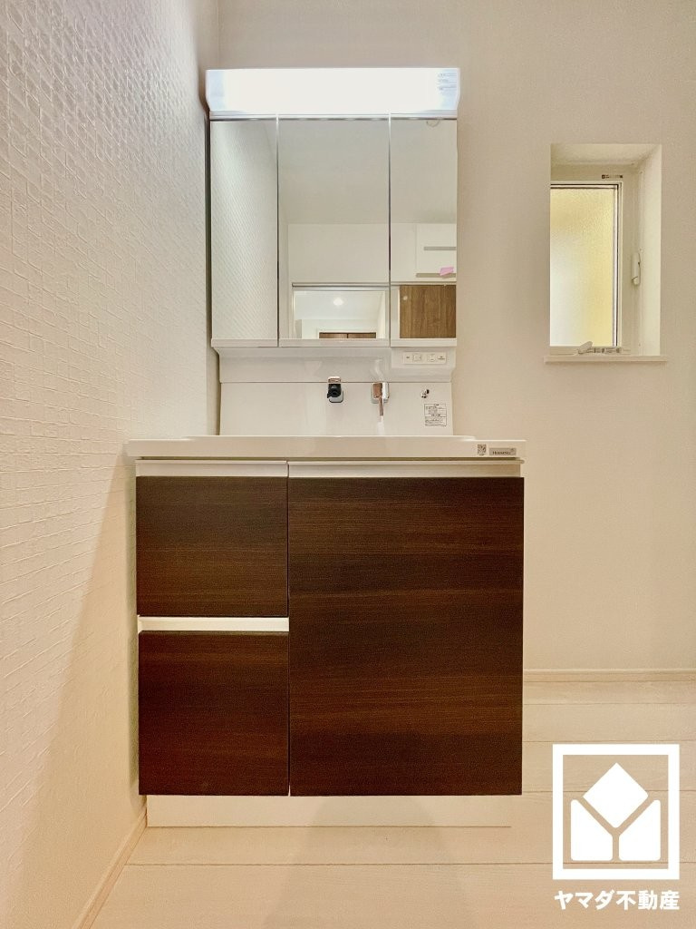 八幡市八幡樋ノ口　第1　1号地の独立洗面台