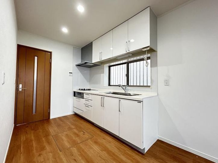 厚木市長谷　中古戸建のキッチン|キッチンでお料理をお楽しみください