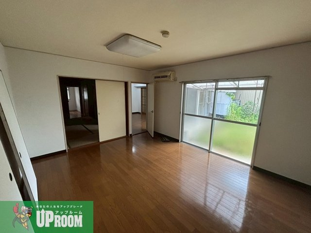 ロアビルアネックスの居間・リビング