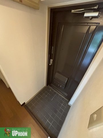 ロアビルアネックスの玄関