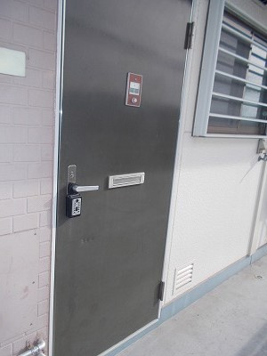 コーポ吉備路 Bの玄関