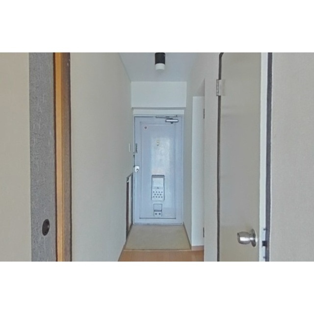 岐阜市葭町４丁目の賃貸マンションの玄関