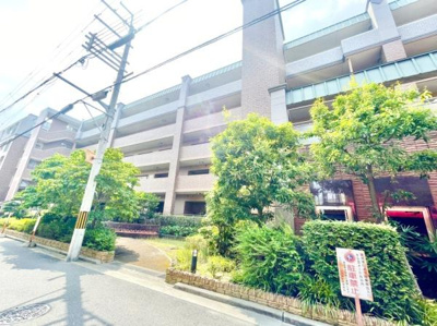 【その他】 | ルネフェリアス堺鳳 | 「初めまして！」が集まる分譲地。たくさんの子供たちが年齢を問わずに、仲良く一緒に成長できるのは大型分譲地の特徴ですね。