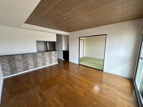 【居間・リビング】 | M’プラザ枚方弐番館