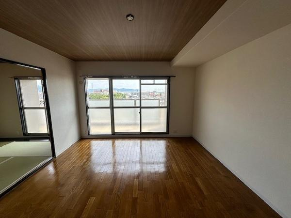 【居間・リビング】 | M’プラザ枚方弐番館