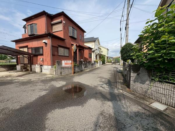 岩出市東坂本　中古戸建の前面道路含む現地写真