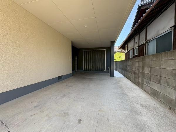 紀の川市藤崎　中古戸建の駐車場