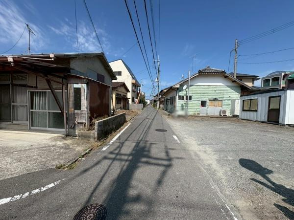 紀の川市藤崎　中古戸建の前面道路含む現地写真