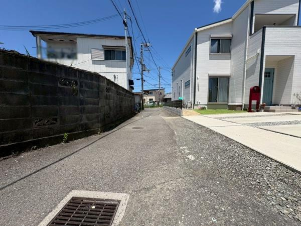 和歌山市杭ノ瀬戸建　オーナーチェンジ物件　の前面道路含む現地写真