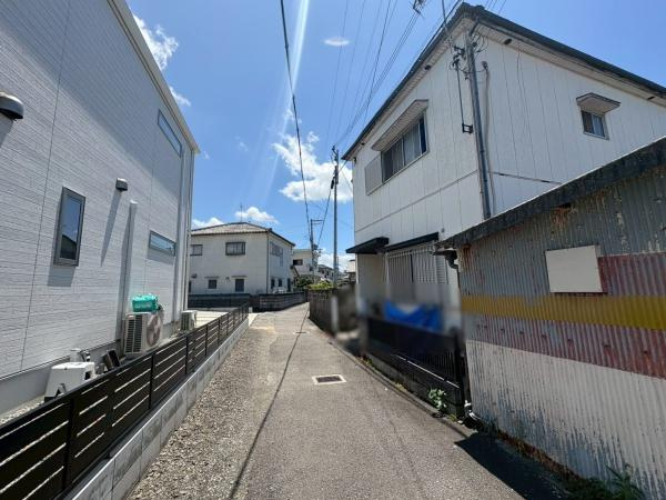 和歌山市杭ノ瀬戸建　オーナーチェンジ物件　の前面道路含む現地写真
