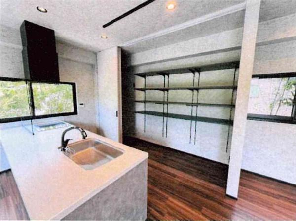 岡崎市明大寺町畔土・中古戸建のキッチン|広々空間でお料理ができます。