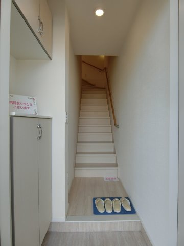 サンモールひえづ　Ｂ棟の玄関