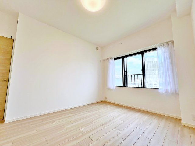 ニューシティ東戸塚南の街参号館の洋室