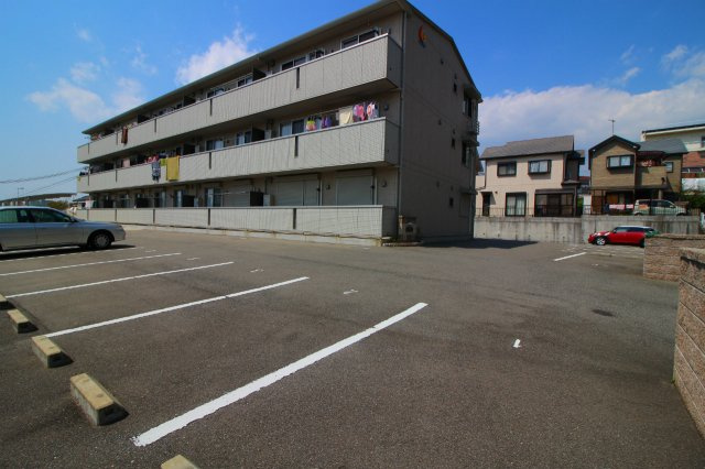 サニープレイス塩屋台の駐車場