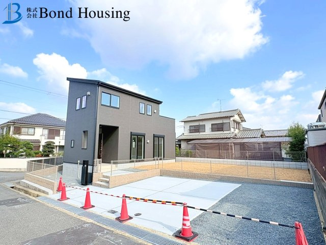 駐車スペース3台・WIC等収納豊富　桜が丘西町　全1棟の外観パース