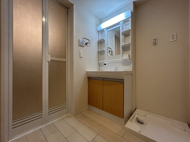 高崎市日高町のアパートの独立洗面台