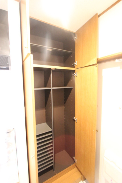 コンソラーレ中野の収納