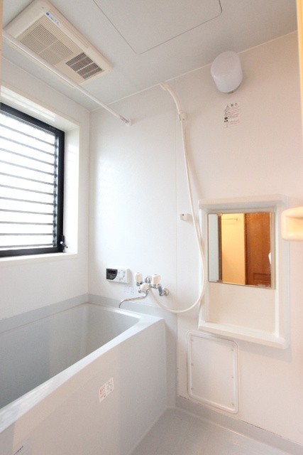 コンソラーレ中野の浴室