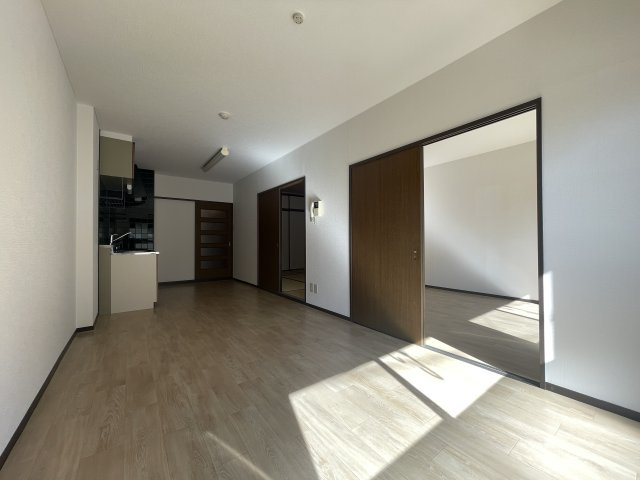 ラフィネ櫻館の居間・リビング