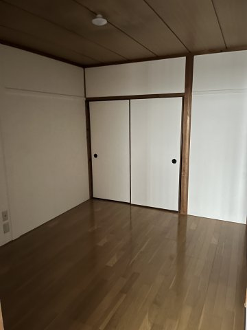 西京区上桂西井居町オーナーチェンジ戸建ての洋室