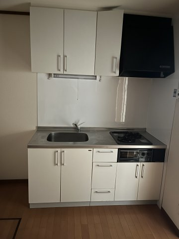 西京区上桂西井居町オーナーチェンジ戸建てのキッチン