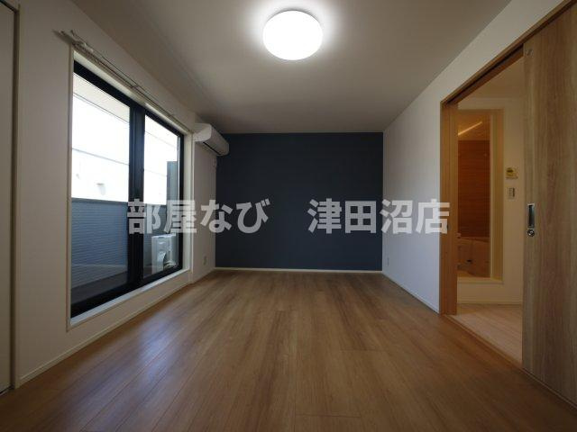 船橋市西習志野３丁目のアパートの居間・リビング|広々とした居室です