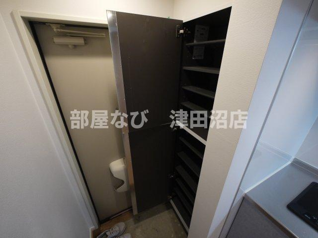 船橋市西習志野３丁目のアパートの玄関|玄関には大きなシューズボックス