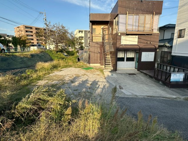 生路池下貸店舗の駐車場