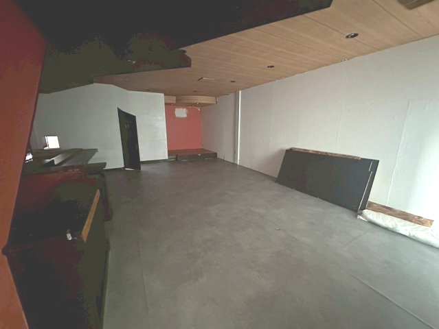 生路池下貸店舗の内装