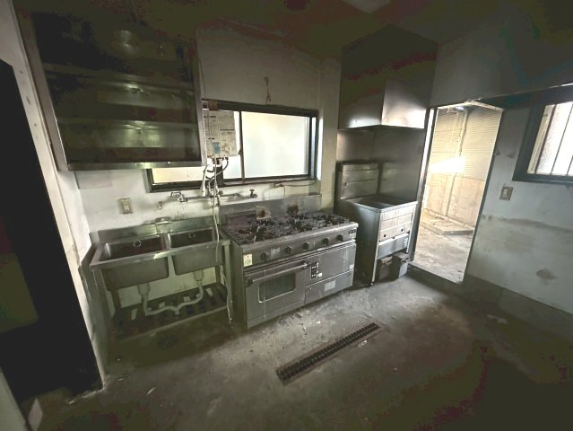 生路池下貸店舗の内装