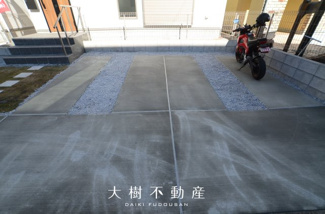 【駐車場】