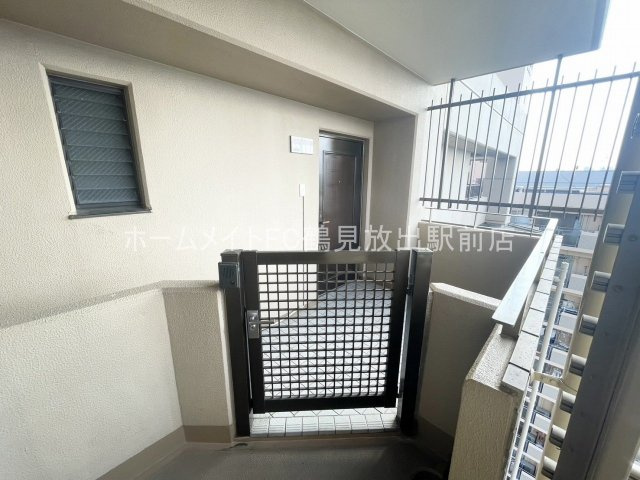 大阪市鶴見区今津中２丁目の賃貸マンションの玄関