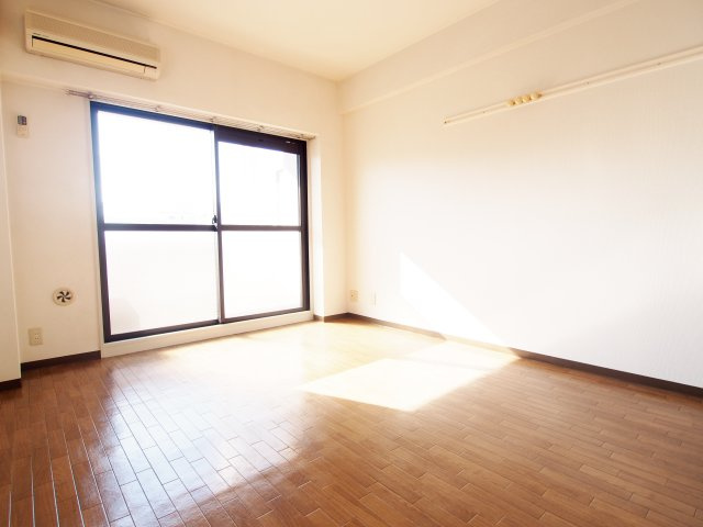 カーサ大正2NDの洋室