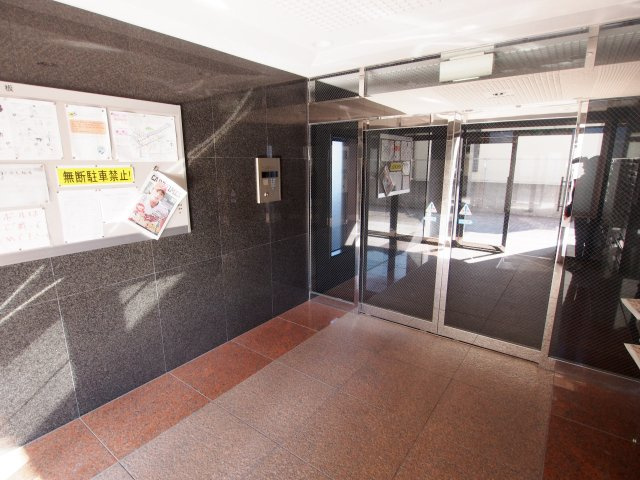 カーサ大正2NDのエントランス