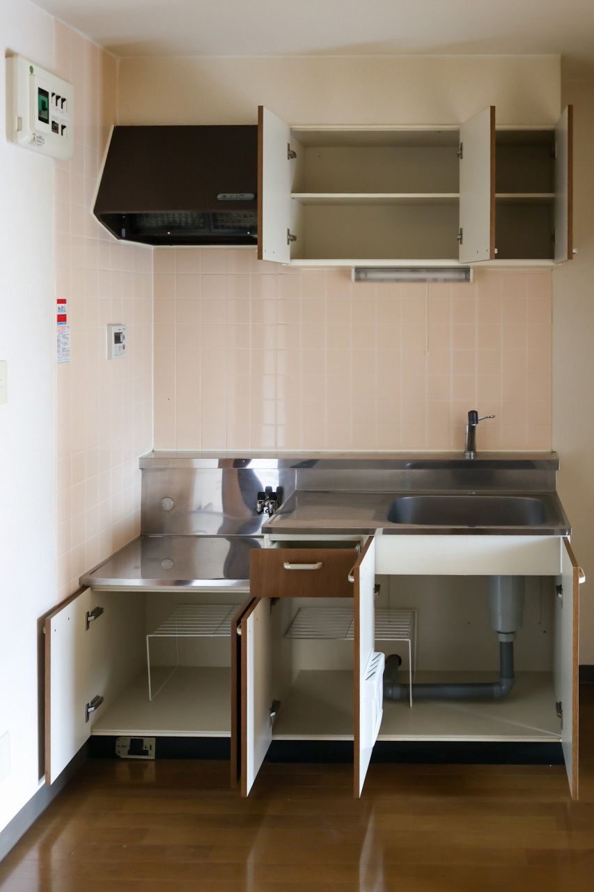 ラ・セゾン城北のキッチン|キッチン収納（同間取りの105号室のお写真です）