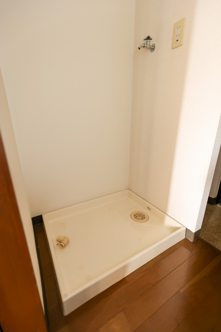 ラ・セゾン城北の設備|室内洗濯機置き場（同間取りの105号室のお写真です）