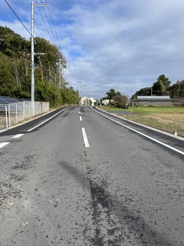 小山市北飯田の周辺|北側道路を東方向に