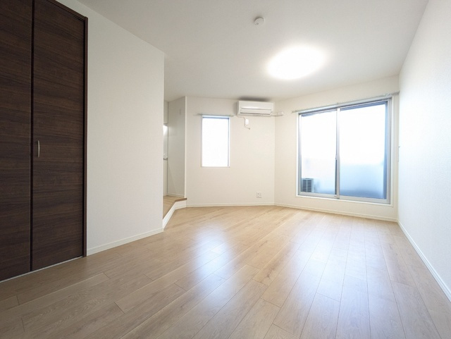 ワコーレヴィアーノ垂水城が山 WESTの居間・リビング