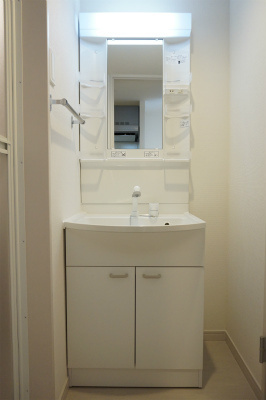 リブリ・ニューグランデ幕張の独立洗面台