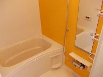 【浴室】 | ピエデルモンテⅢ | ゆったり過ごせるお風呂です